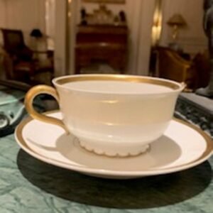 Gift 38: 1 PIECE (CUP WITH SAUCER)