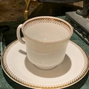 Gift 40: 1 PIECE (CUP WITH SAUCER)
